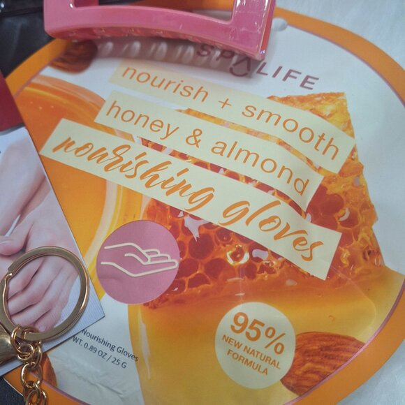 ✨ Self-Care Beauty Bundle – New Items ✨ - Picture 3 of 4